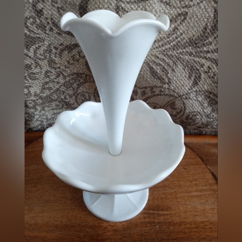 Vintage "VALLERYSTHAL" Milk Glass Compote MCM/ France 1950s Mint Condition - Picture 5 of 9